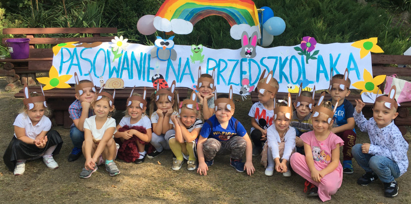 Kolorowo i z uśmiechem w Tęczowym Zakątku, czyli wesoły Dzień Przedszkolaka