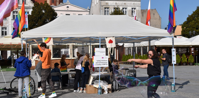 Niedzielne spotkanie w Tęczowym Kramie z przedstawicielami LGBTQ