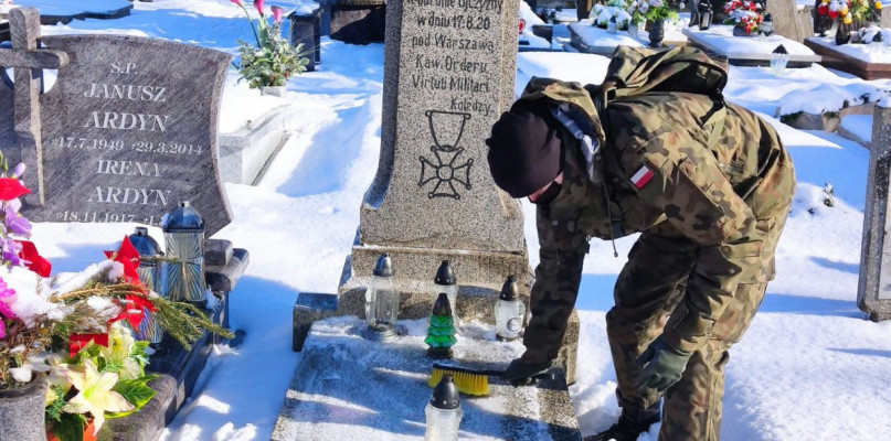 Rocznica utworzenia AK ? oddali honor ciężką pracą