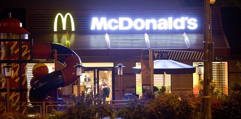 Fani legendarnej kanapki załamani. McDonalds wycofa ją ze sprzedaży?