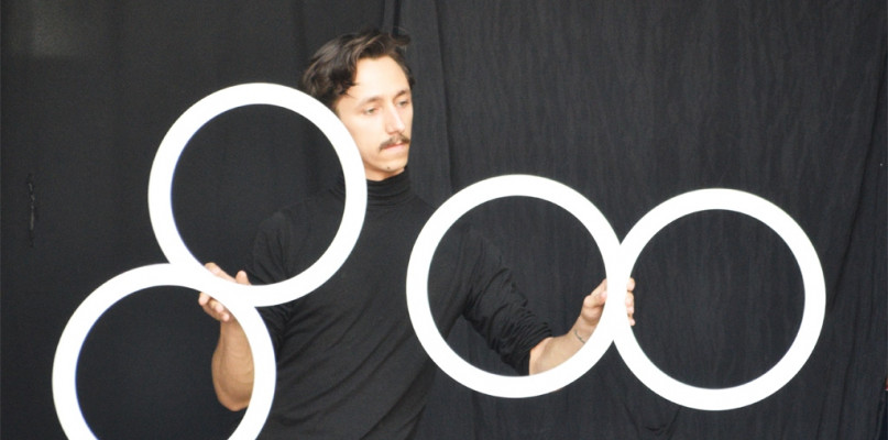 Sebastian Frodyma i jego iluzje przy Bramie Grudziądzkiej