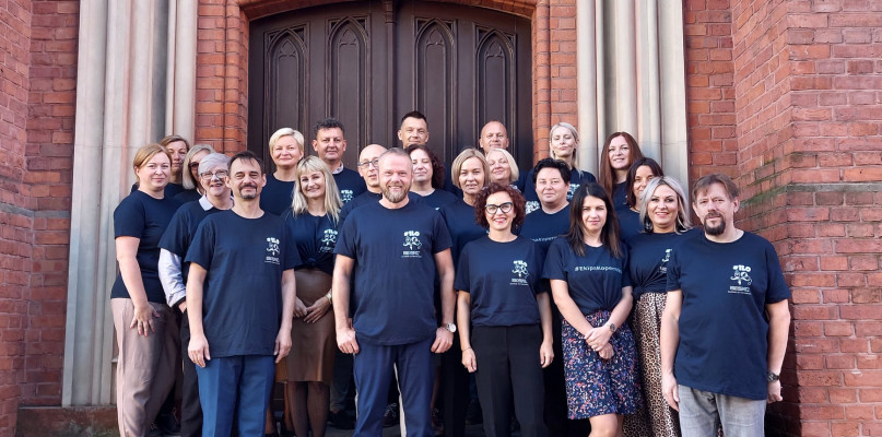 Dyrektor i nauczyciele z ZSO nr 1 zachęcają do szczepień 