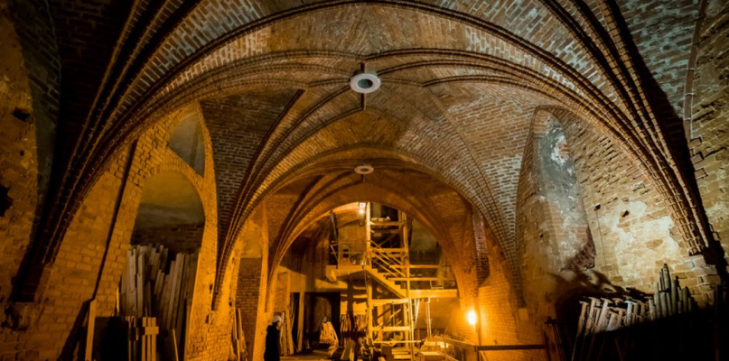 Świecka warownia odzyskuje średniowieczny blask