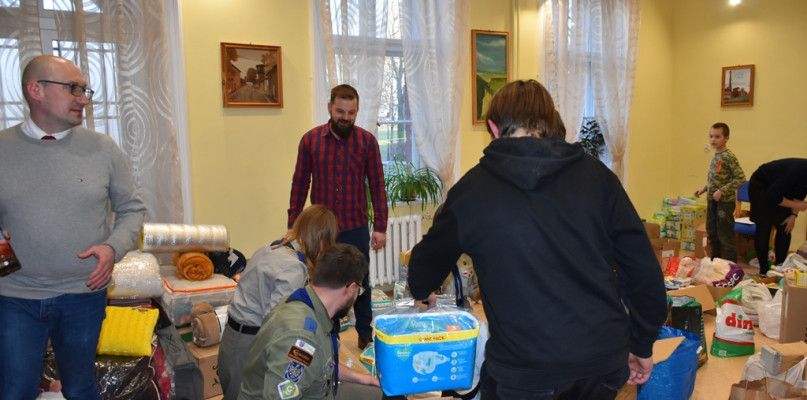 Dary można liczyć w tonach: wielka pomoc z Unisławia 