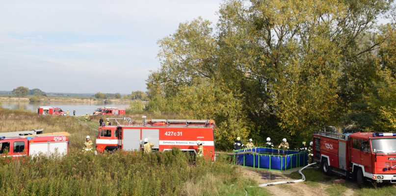 Aż 26 zastępów straży pożarnej na Powiślu. Co tam się działo? Zobacz fotorelację