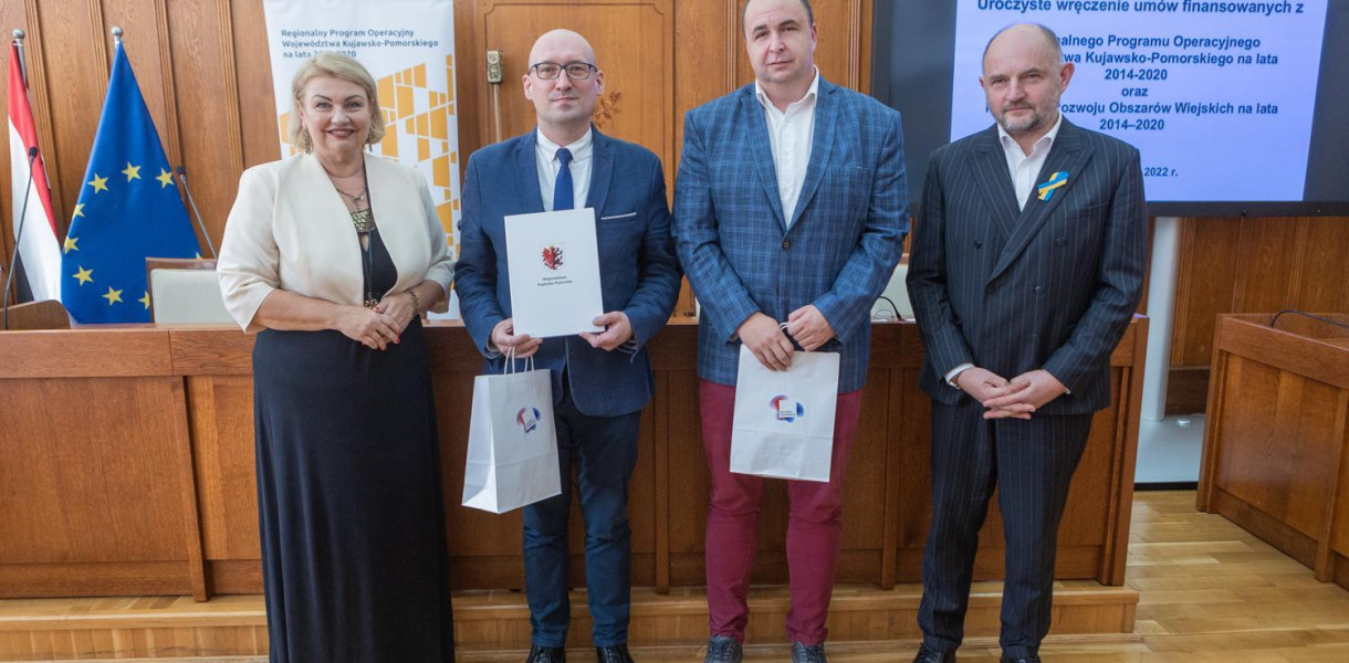 Umowy RPO i PROW: społeczeństwo, ekologia, przedsiębiorczość