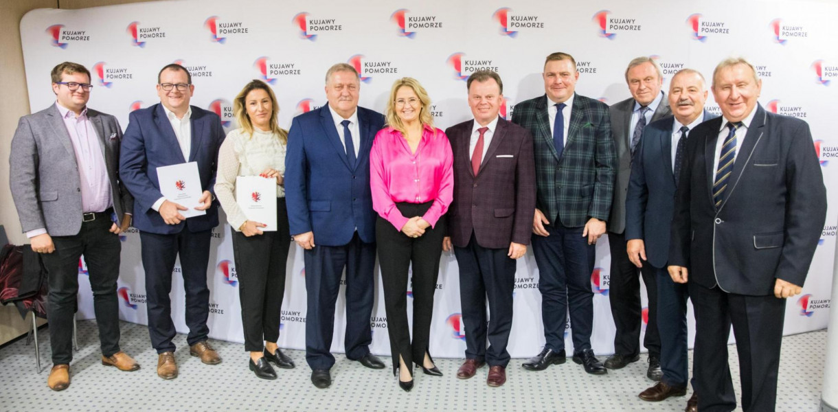 Zmodernizowana droga i nowe chodniki na trasie Kowal-Baruchowo