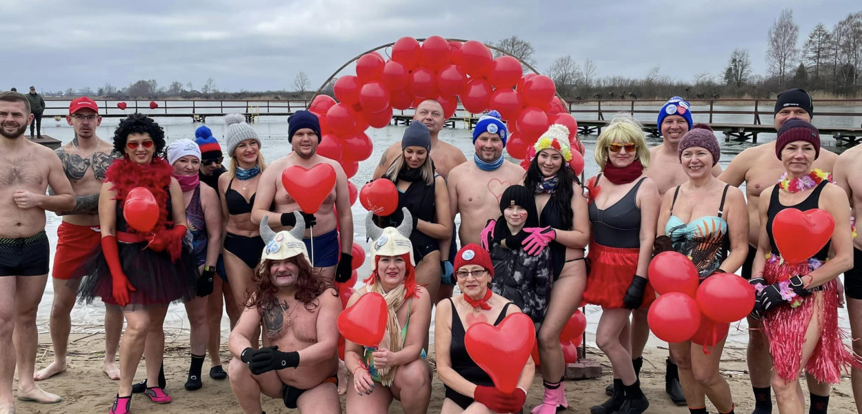 Walentynkowe morsowanie nad Jeziorem Starogrodzkim