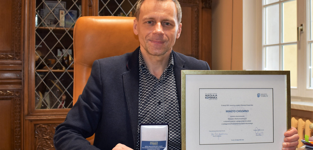 Z okazji 550. rocznicy urodzin Mikołaja Kopernika Chełmno z medalem