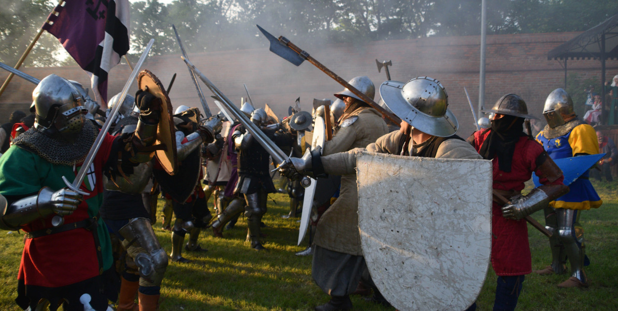 To była efektowna inscenizacja bitwy na Turnieju Rycerskim