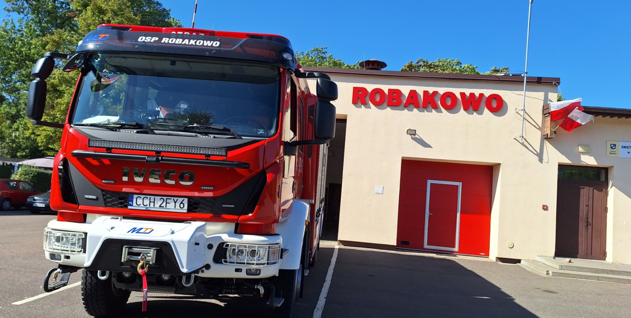 Nowy samochód dla OSP w Robakowie 