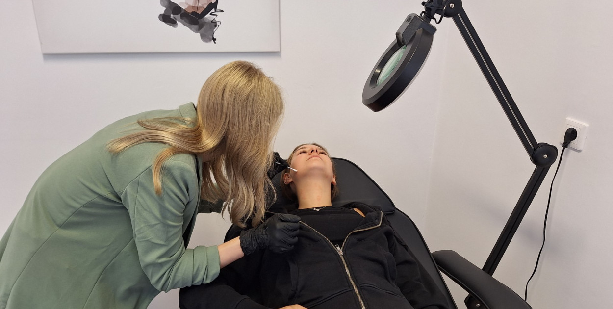 Zajęcia kosmetologiczne u hotelarzy w ZS CKZ w Grubnie