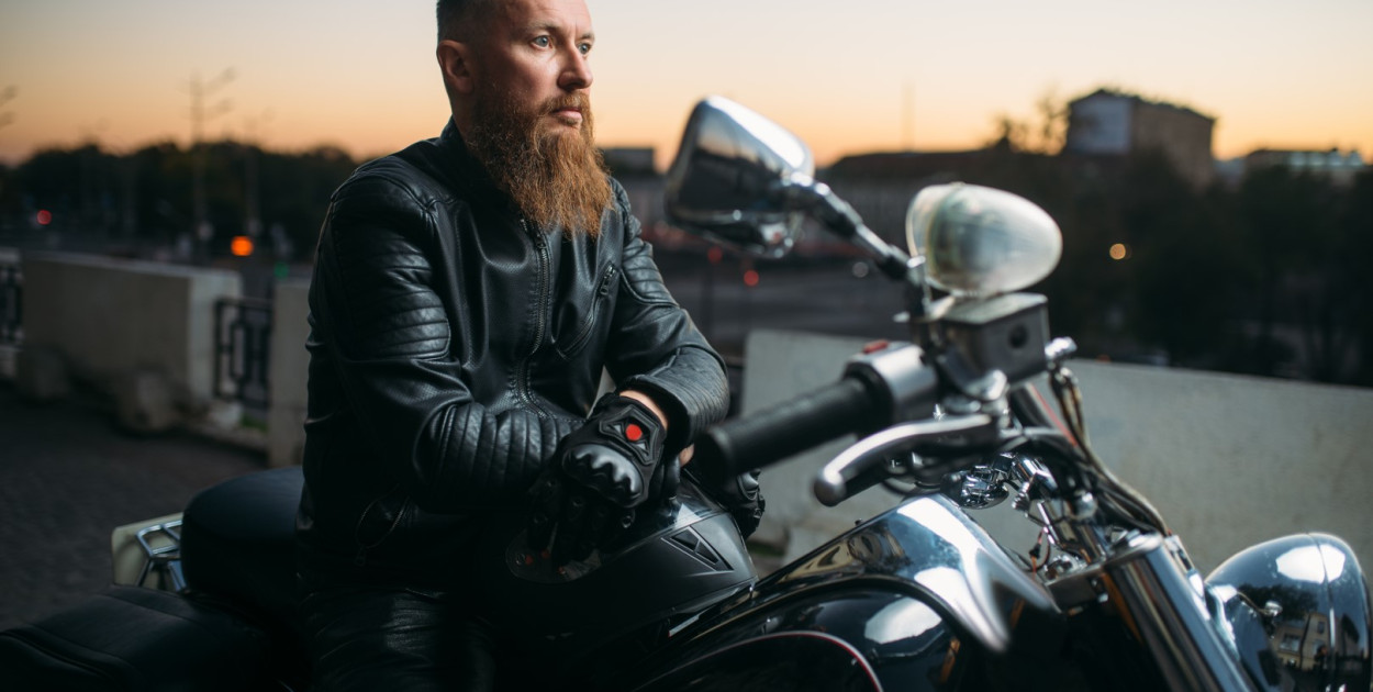 Skórzane kurtki motocyklowe Dainese: styl, ochrona i wygoda dla motocyklisty