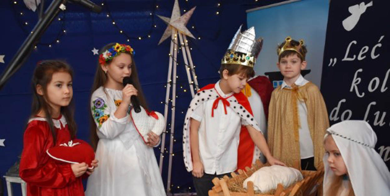 Leć kolędo do ludzi, by w nich radość obudzić...