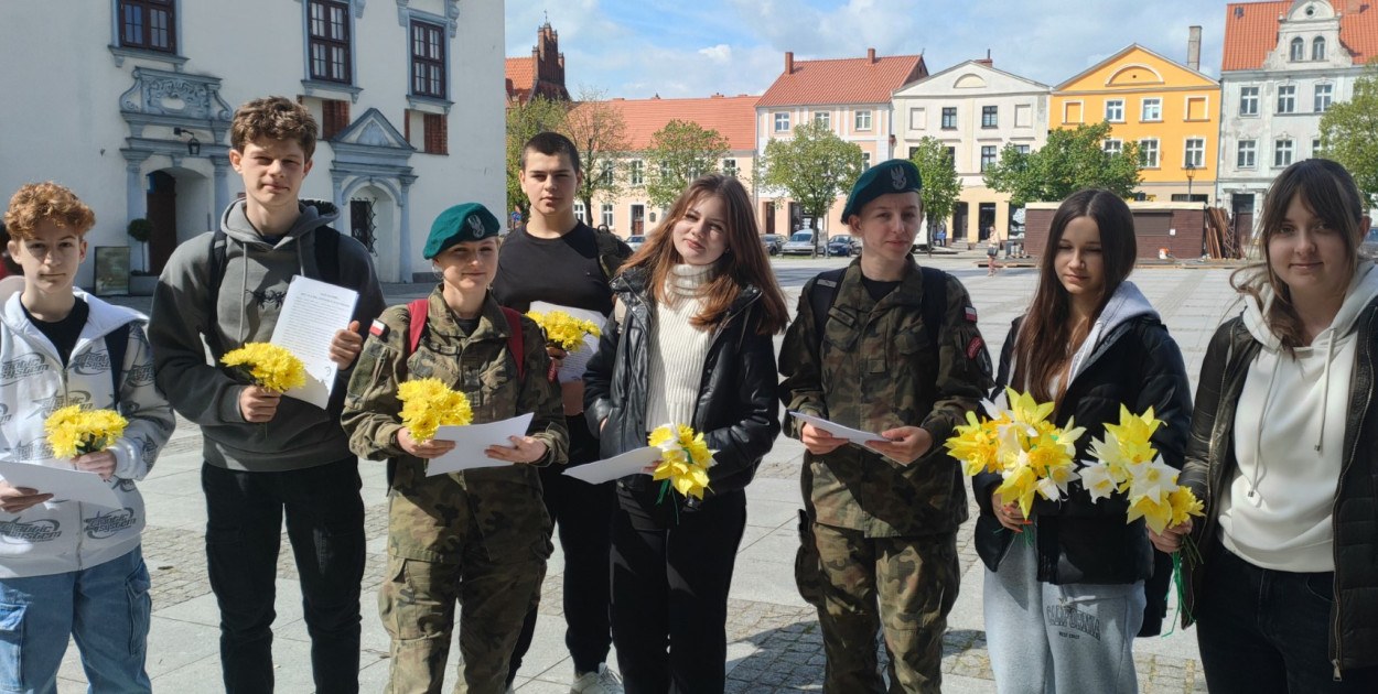 Łączy nas pamięć !  81. rocznica wybuchu powstania w getcie warszawskim