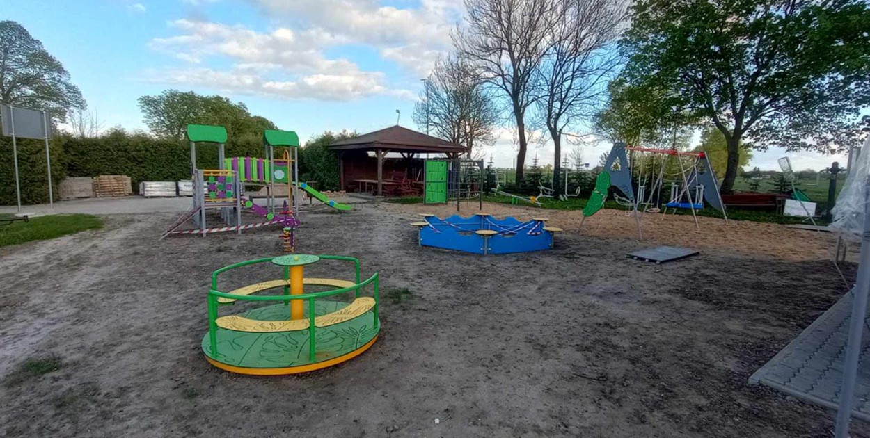 Przebudowa ogólnodostępnej oraz niekomercyjnej infrastruktury rekreacyjnej...