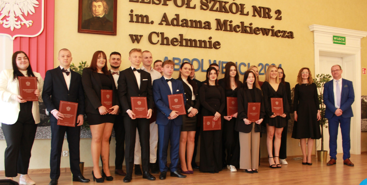 Pożegnanie uczniów klas maturalnych w ZS nr 2 w Chełmnie