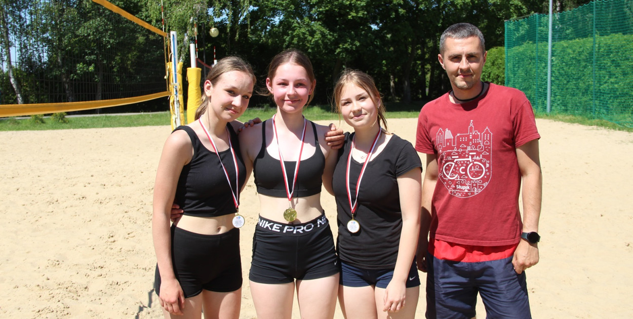 Turniej Siatkówki Plażowej w Chełmnie. SP 2 I SP 1 z awansami