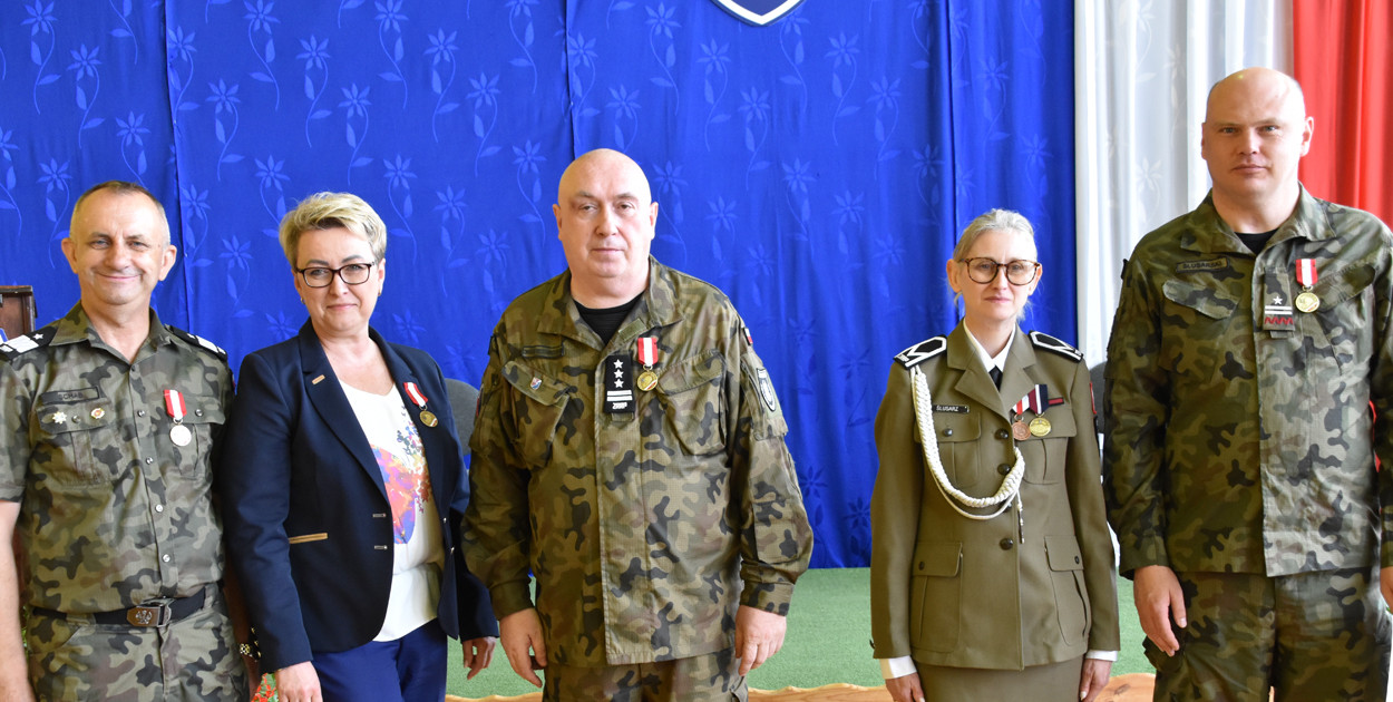 Uroczystość Związku Rezerwistów RP w Szkole Podstawowej w Starogrodzie