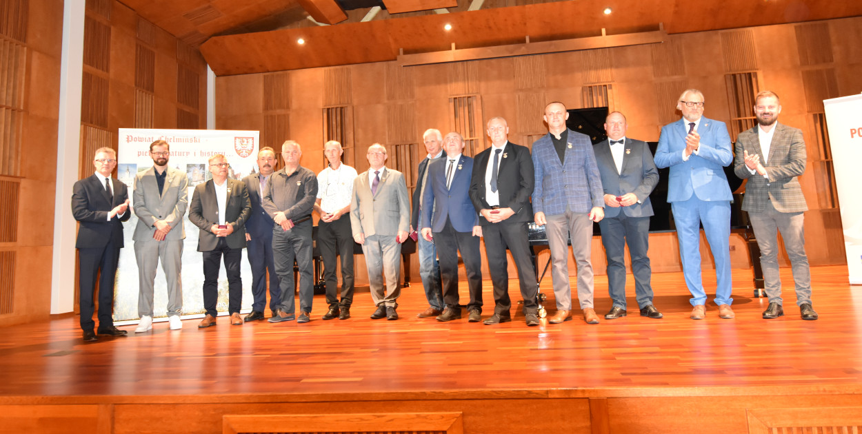 Przedstawiciele Władz Powiatu wręczyli nagrody w konkursach dożynkowych 