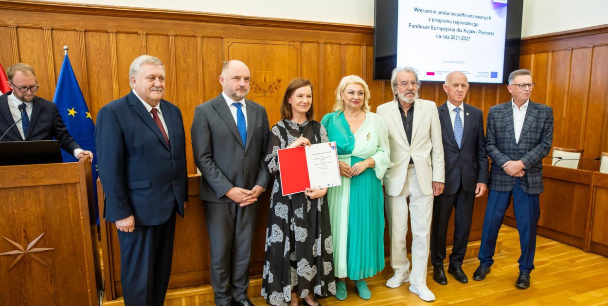 Umowy FEdKP: usługi społeczne, wsparcie biznesu, dziedzictwo