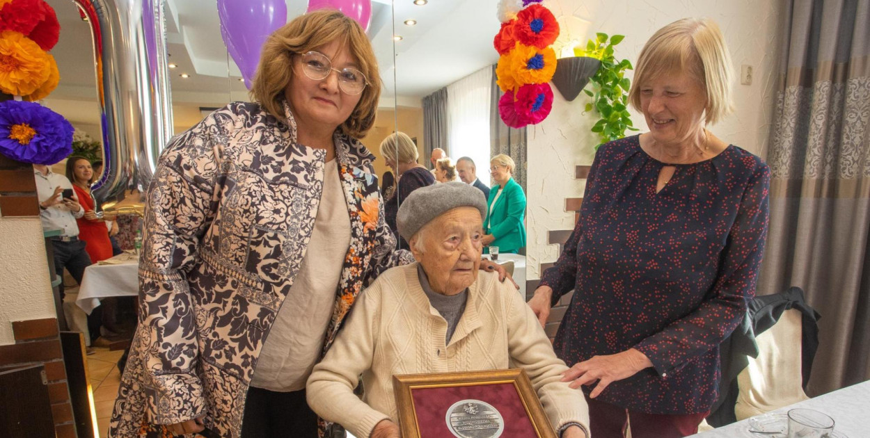 Setne urodziny pani Bożeny Sierockiej - mieszkanki powiatu chełmińskiego 