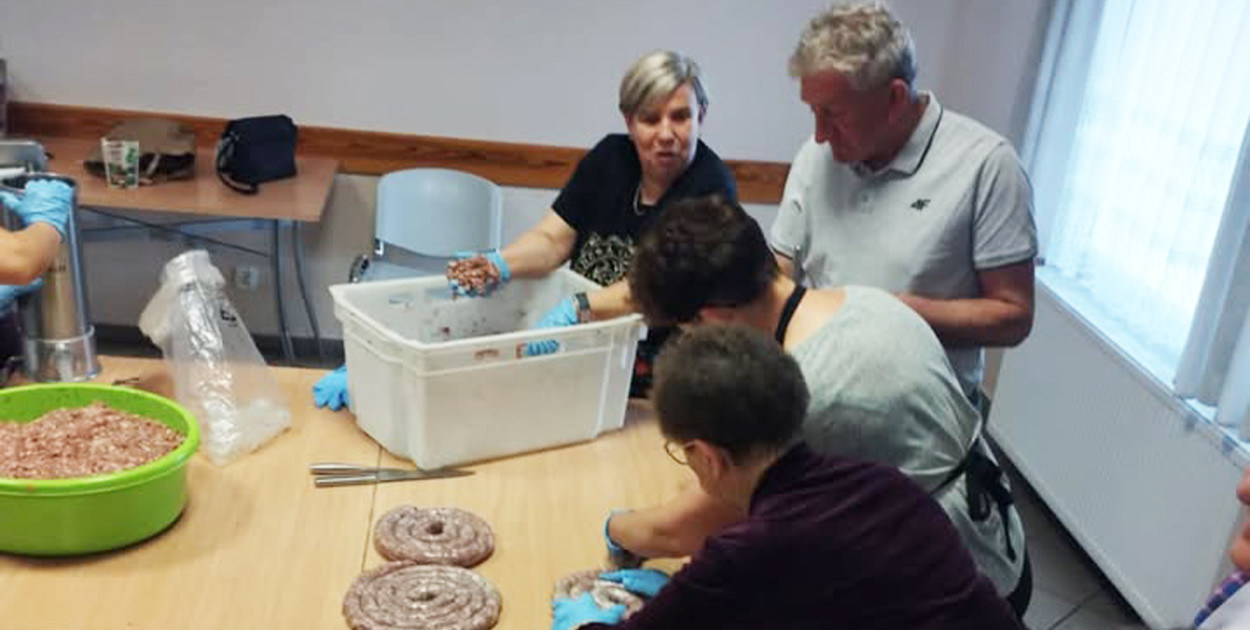 Praktyczne warsztaty wędliniarskie z wyrabiania białej kiełbasy