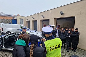 Wizyta uczniów chełmińskiej "Mundurówki" w Komendzie Powiatowej Policji w Chełmnie-7162