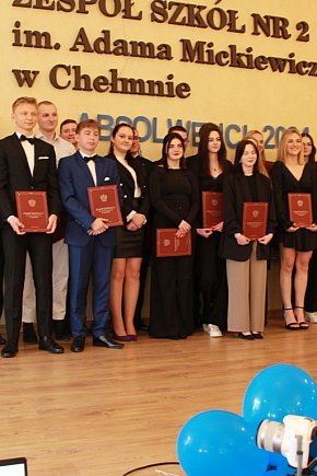 Pożegnanie uczniów klas maturalnych w ZS nr 2 w Chełmnie-7311