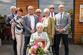 Setne urodziny mistrzyni haftu i sernika-9465