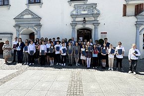 Burmistrz nagrodził najlepszych uczniów szkół podstawowych-9477