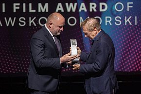Jan Englert z Nagrodą Marszałka na otwarciu Tofifest-9518