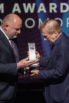 Jan Englert z Nagrodą Marszałka na otwarciu Tofifest-9518
