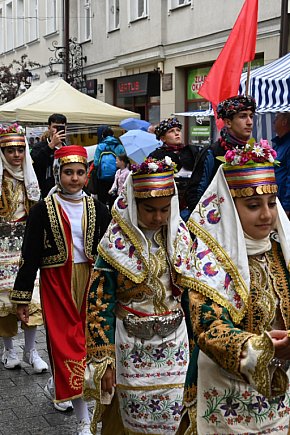 Rozpoczęły się XIV Międzynarodowe Spotkania z Folklorem w Chełmnie-9595