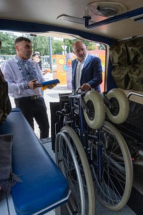Nasza karetka będzie ratować ukraińskich żołnierzy-9847