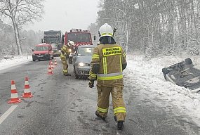 PSP: od piątku strażacy otrzymali ponad 3700 zgłoszeń związanych z opadami śniegu -73753