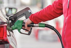Ceny paliw. Kierowcy nie odczują zmian, eksperci mówią o "napiętej sytuacji"-82336