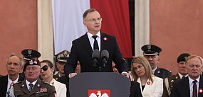 Prezydent: Polsce potrzebna jest silna armia...