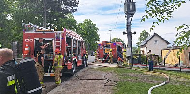 Rodzina ocalała w pożarze budynku w okolicach Chełmna -82879