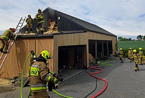 Prawie 9 godzin trwało gaszenie wczorajszego pożaru w Bajerzu -82908