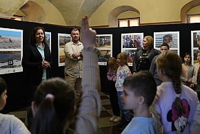 Dzisiejsze lekcje wokół wystawy "AFRYKA w obiektywie Krzysztofa Kujawy"-90578