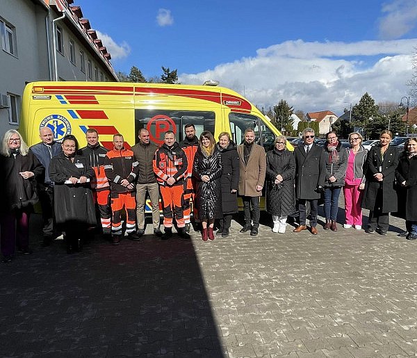 Nowy ambulans dla chełmińskiego szpitala-90832