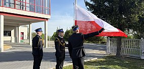 Strażacy uczcili Dzień Flagi