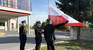 Strażacy uczcili Dzień Flagi-92049