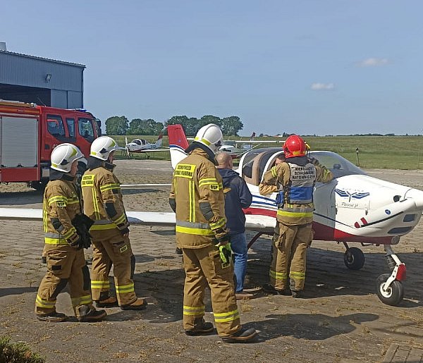 Strażackie ćwiczenia w Adriana Aviation-93154