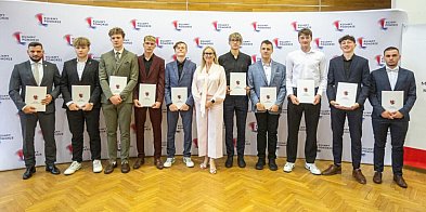 Marszałkowskie stypendia dla najlepszych sportowców-93279