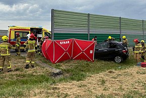 Tragiczny wypadek na autostradzie A1 – jedna osoba nie żyje, dwie ranne-93648