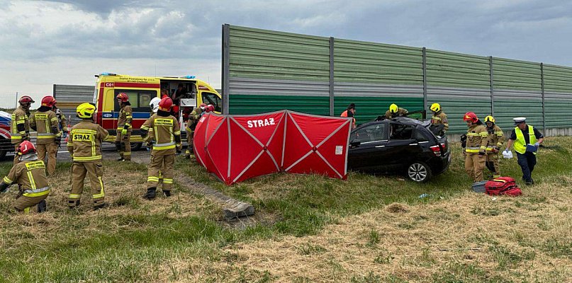 Tragiczny wypadek na autostradzie A1 – jedna osoba nie żyje, dwie ranne - 93648