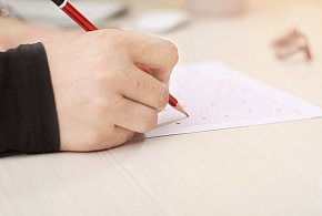 To zaważy na przyjęciu do szkoły średniej. Uczniowie już liczą punkty-93684