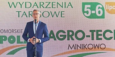 Statuetki dla rolników podczas targów Agro-Tech w Minik-93768